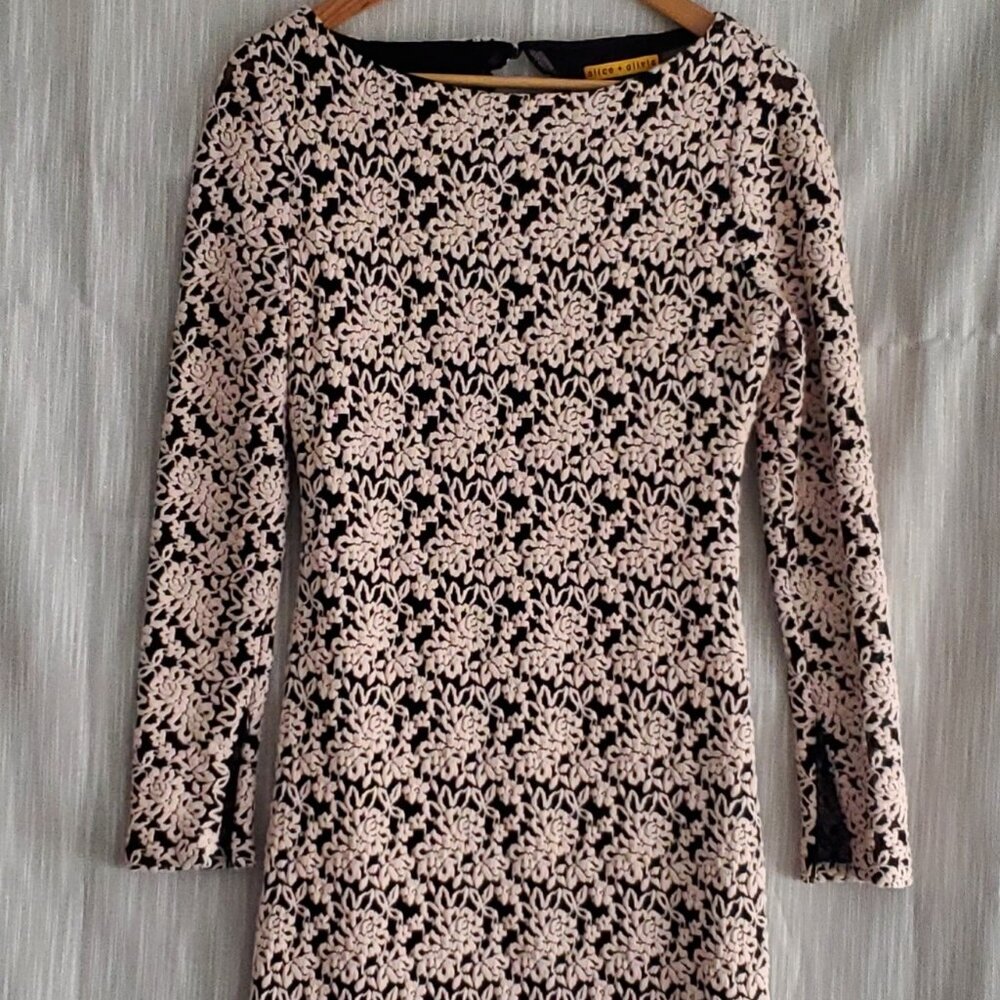 ALICE + OLIVIA Crochet Knit Dress Deep Open Back L/S Blush Pink Holiday Party 10